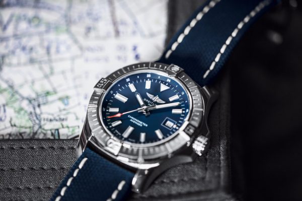 Jam Tangan Breitling Avenger Automatic 43