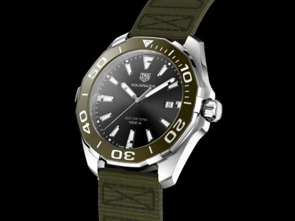 TAG Heuer Aquaracer dail dan bazel detail